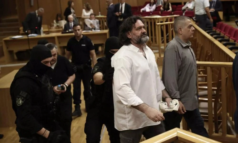 Δίκη Χρυσής Αυγής: Διακοπή γιατί δεν μπορούν να φτάσουν οι δικηγόροι – Απών ο Μιχαλολιάκος